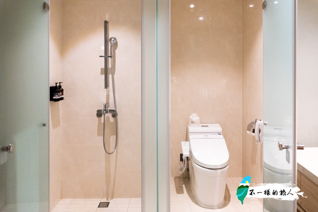 蘭陽烏石港海景酒店精緻雙人房廁所
