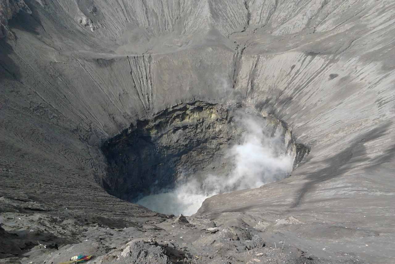 布羅莫火山-火山口