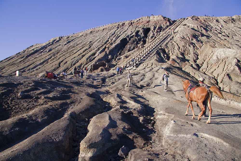 布羅莫火山-火山口樓梯＆騎馬