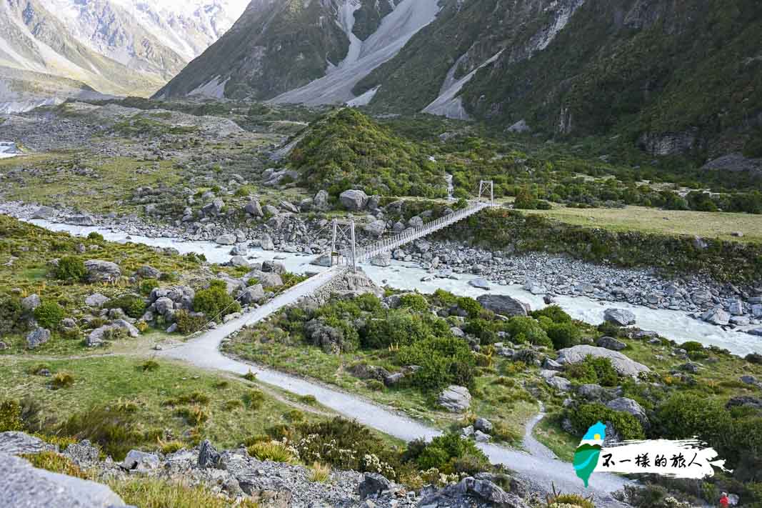 胡克山谷步道-第一座吊橋
